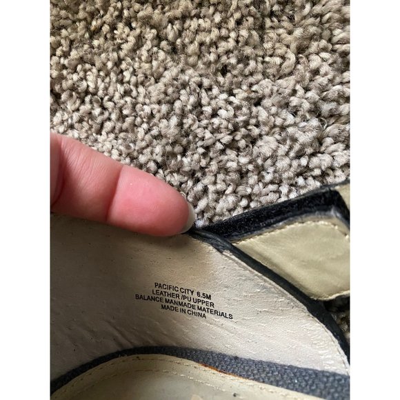 OTBT Black Flats - Picture 3 of 7